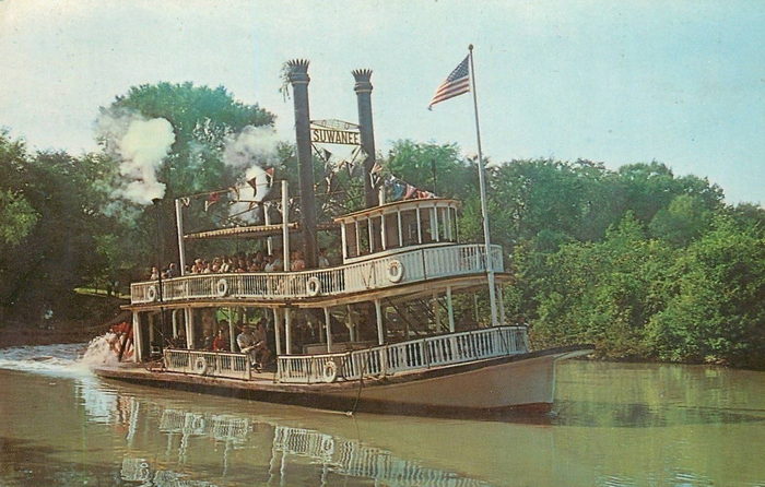 Suwanee Park and Steamboat - Old Postcard (newer photo)